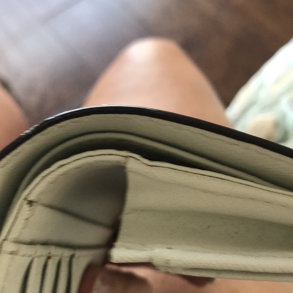 EUC Michael Kors authentic handbag with matching wallet, dust bag and adj strap - Picture 15 of 16